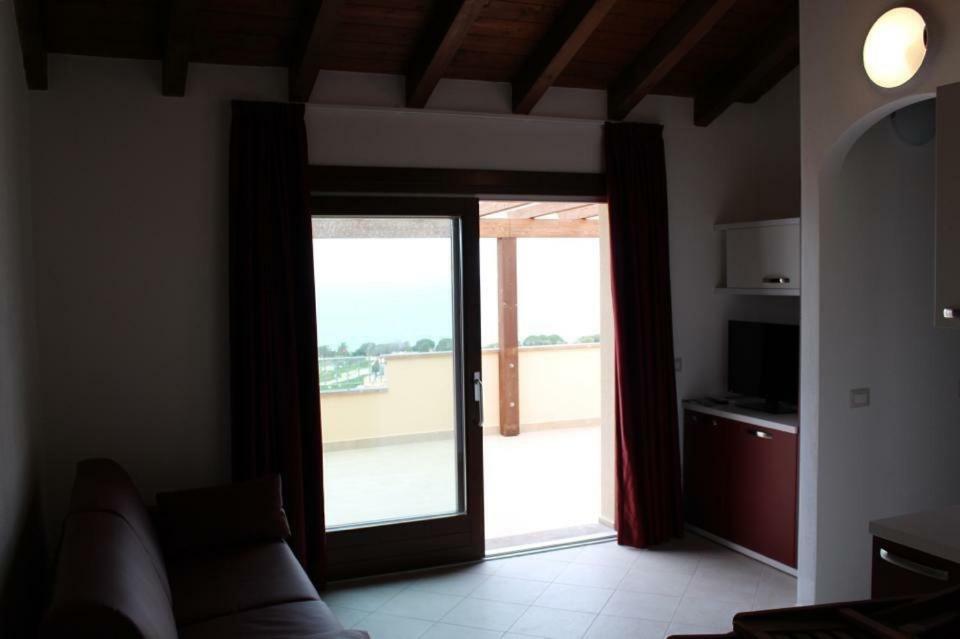 Residence L'Incanto Attici 卡斯特尔萨多 外观 照片